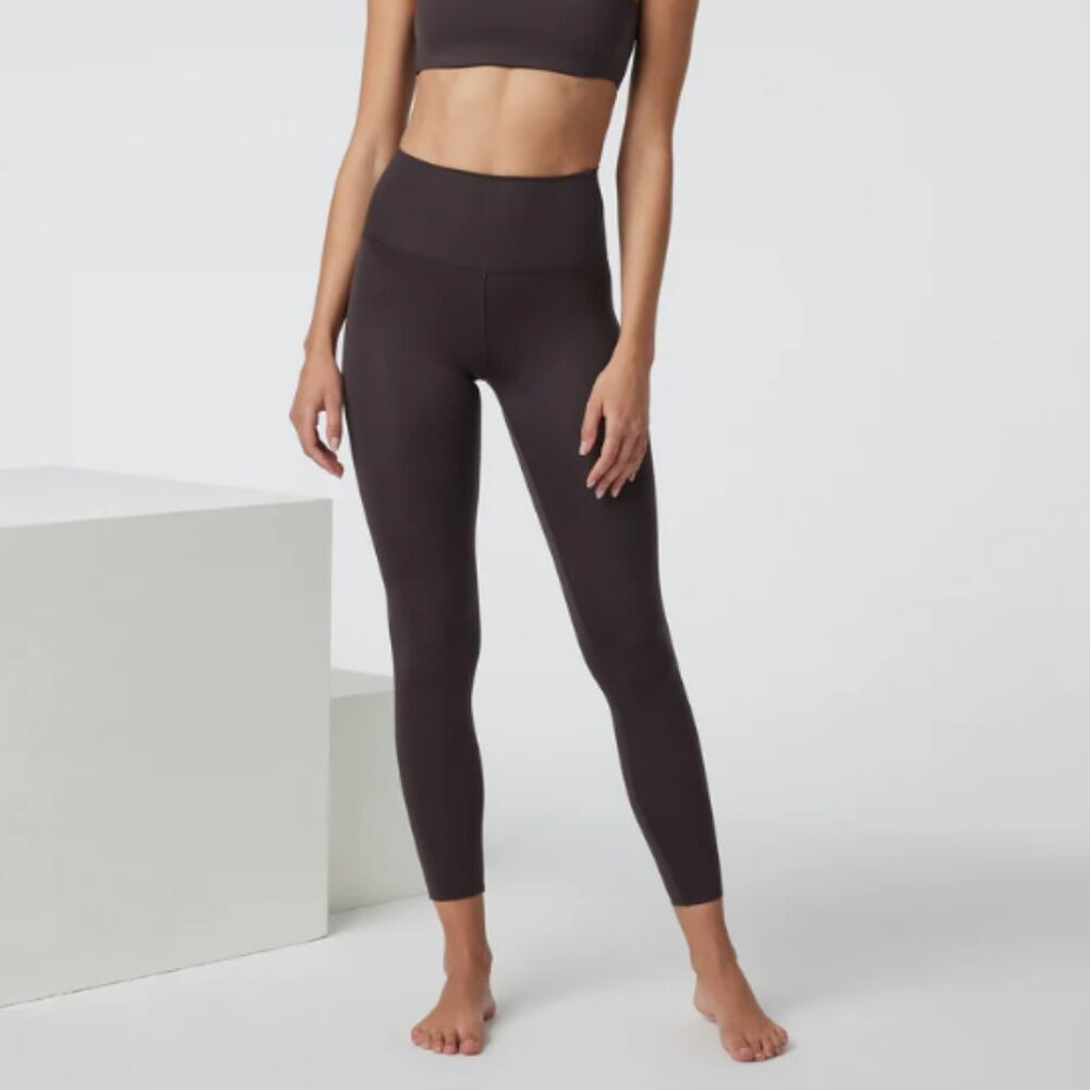 Vuori‎ Evolve Leggings in Sangria Grey